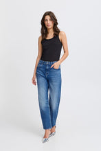 Load image into Gallery viewer, B Young Loetta Jeans - Mid Blue

