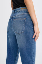 Load image into Gallery viewer, B Young Loetta Jeans - Mid Blue
