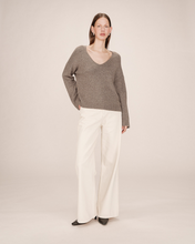 Load image into Gallery viewer, Grace &amp; Mila Salvador Jumper - 2 Colours
