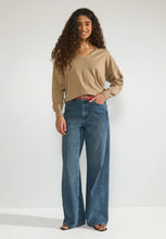Load image into Gallery viewer, NÜMPH Dayletta Lurex V-Neck Pullover - 2 Colours
