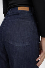 Load image into Gallery viewer, NÜMPH Paris Cropped Jeans - Dark Denim
