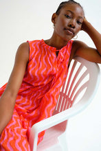 Load image into Gallery viewer, Compañía Fantástica Wave Maxi Dress - Red &amp; Pink
