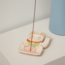 Load image into Gallery viewer, Helio Ferretti Lucky Cat Incense Burner
