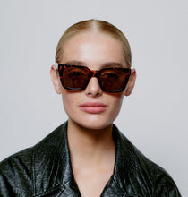 Load image into Gallery viewer, A. KJAERBEDE Nancy Sunglasses - 3 Colours

