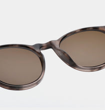 Load image into Gallery viewer, A. KJAERBEDE Marvin Sunglasses - 2 Colours
