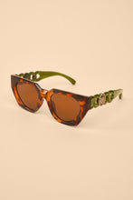 Load image into Gallery viewer, Powder Zelia Luxe Sunglasses Olive/Tortoiseshell
