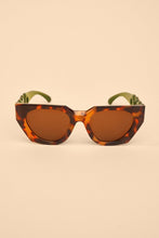 Load image into Gallery viewer, Powder Zelia Luxe Sunglasses Olive/Tortoiseshell
