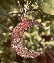 Load image into Gallery viewer, Silver moon pendant
