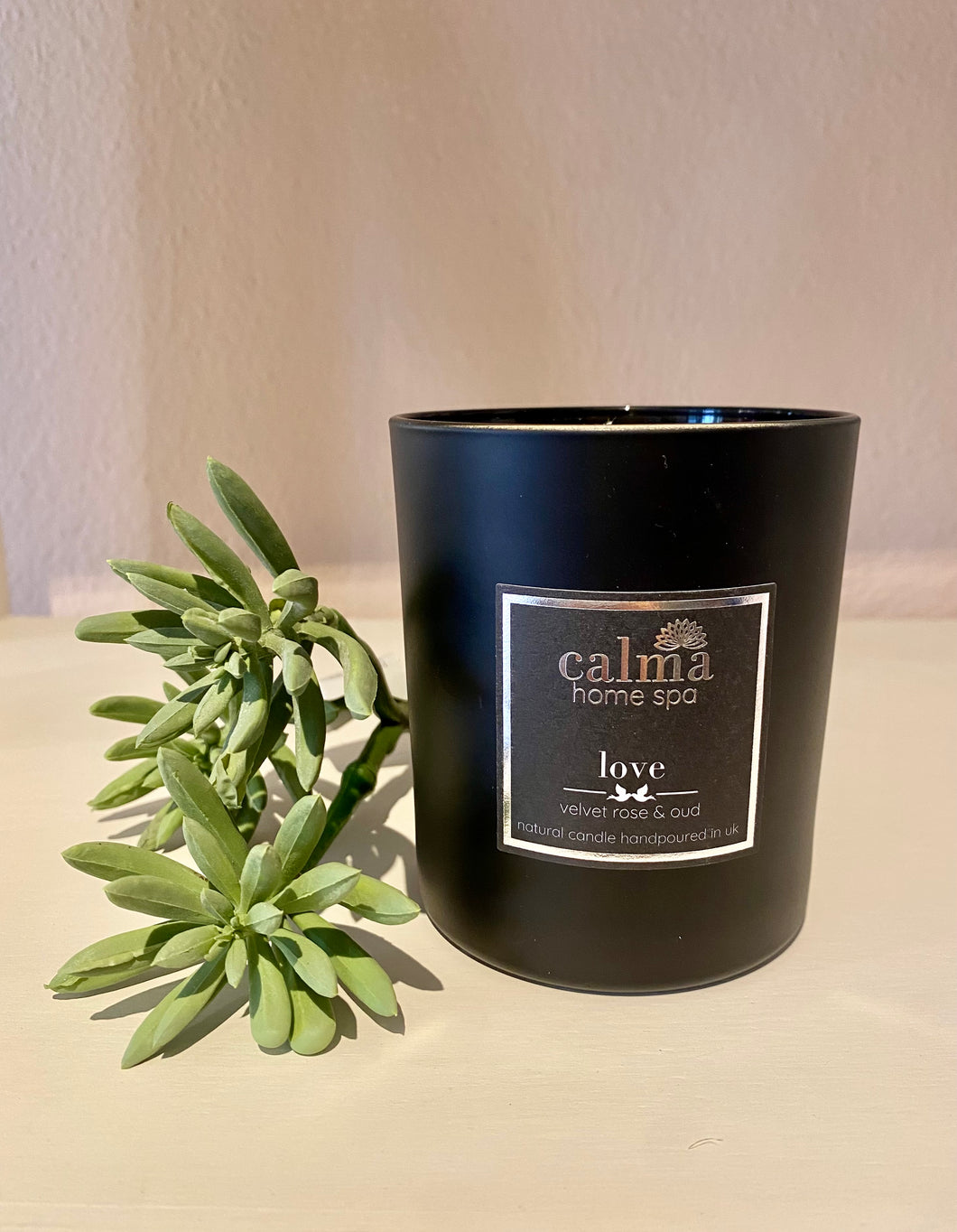 Floral woody scented soy candle 